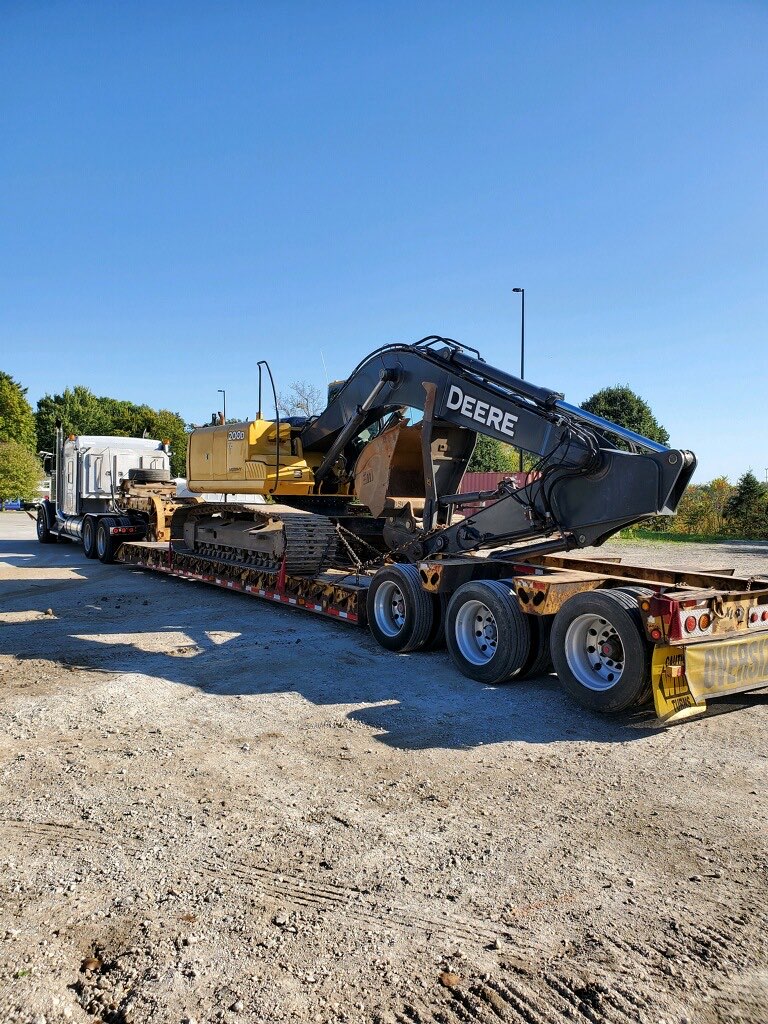 John Deere excavator shipment coordinated by HEAT Freight